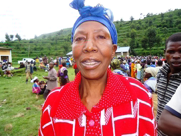 Nyirahabimana akimara gufata amafaranga ye ibihumbi 18 yacinye umudiho.