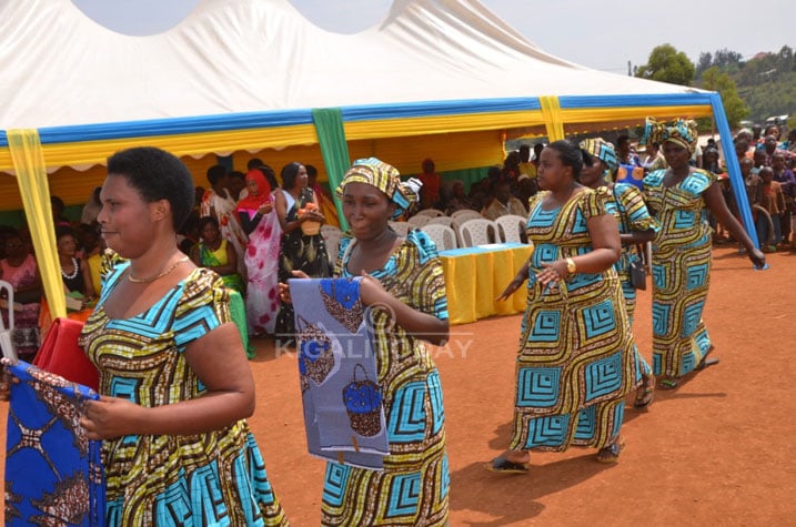 Bidodera imyambaro mu bitenge