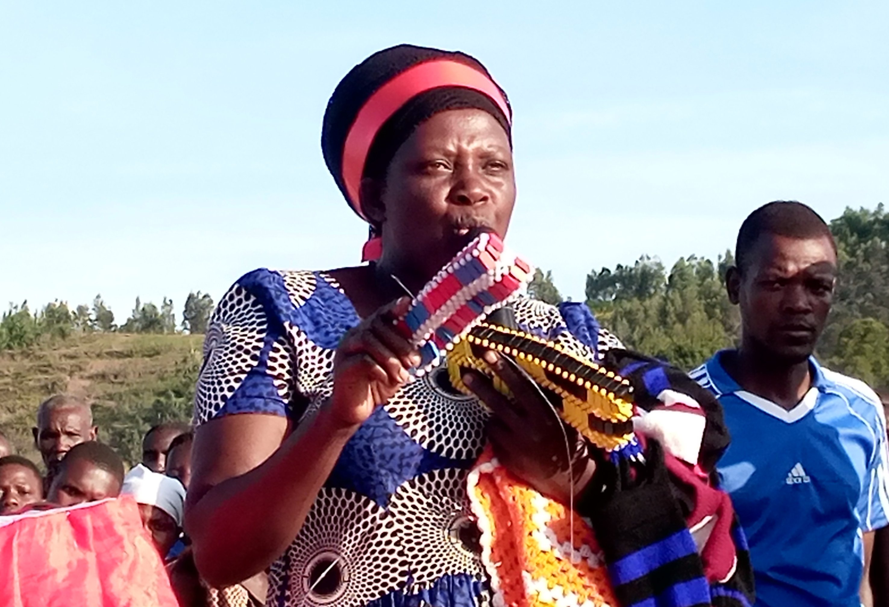 Beata Nibagwire avuga ko umwuga w'ubudozi n'uw'ububoshyi yize byamuhesheje kuba umwarimu muri TVET-Mubumbano nyamara yarize amashuri atandatu abanza gusa