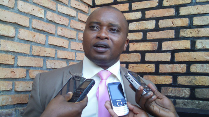 Umunyabanga wa leta muri MUNEDIC avuga ko ministeri itigize ikuraho igihano cyo kwirukana umunyeshuri
