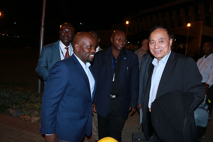 Houlin Zhao ari kumwe na nMinisitiri Nsengimana ku kibuga cy