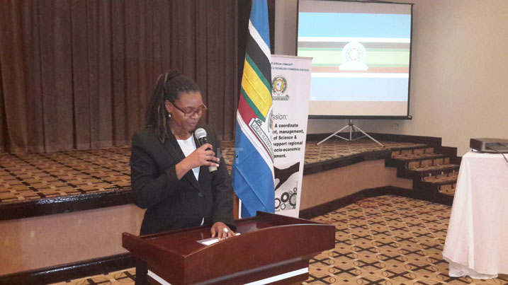 Umunyamabanga nshingwabikorwa wa EASTECO, Mme Ngabirano Gertrude, asaba ko EAC yajya ikora abaterankunga bakaza bafite ibyo bashingiraho bateza imbere.