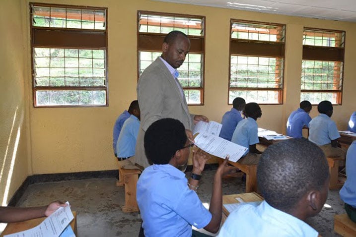 Abikorera barasabwa kujya bafasha abiga imyuga kwimenyereza kugira ngo bajye basohoka bafite ubumenyi buhagije.