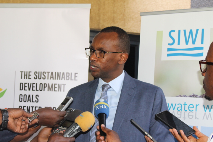 Umunyamabanga uhoraho muri MINAGRI, Jean Claude Kayisinga asaba Abanyarwanda kurushaho kunoza uburyo bwo gufata amazi