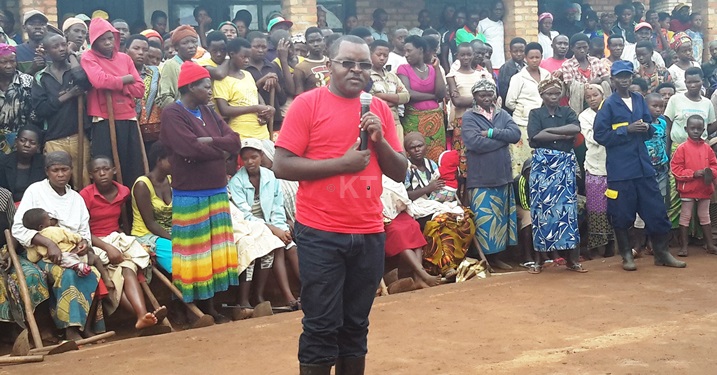 Umunyamabanga uhoraho muri MINALOC arasaba abatuye Gisagara kwitabira umurimo.