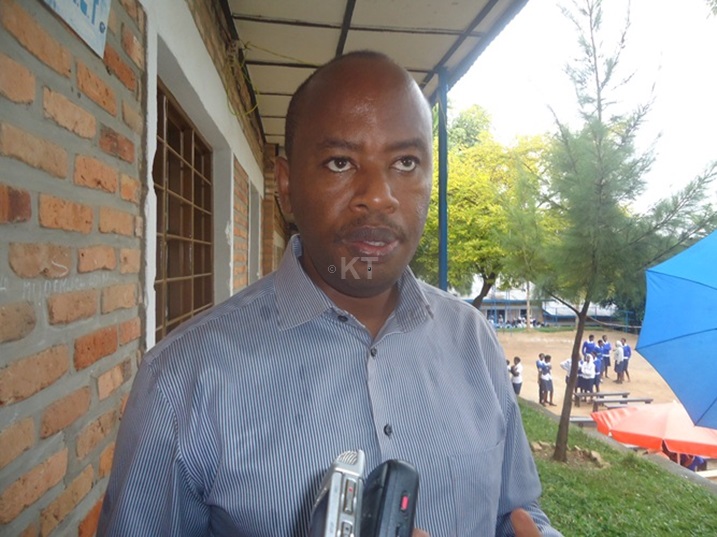 Umunyamabanga wa Leta yasabye ko abana bane bavanwa mu kigo nderabuzima.