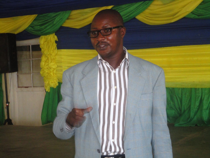 Umunyamabanga nshingwabikorwa w'akarere ka Rutsiro yashimye Dasso anazizeza ibikoresho vuba.