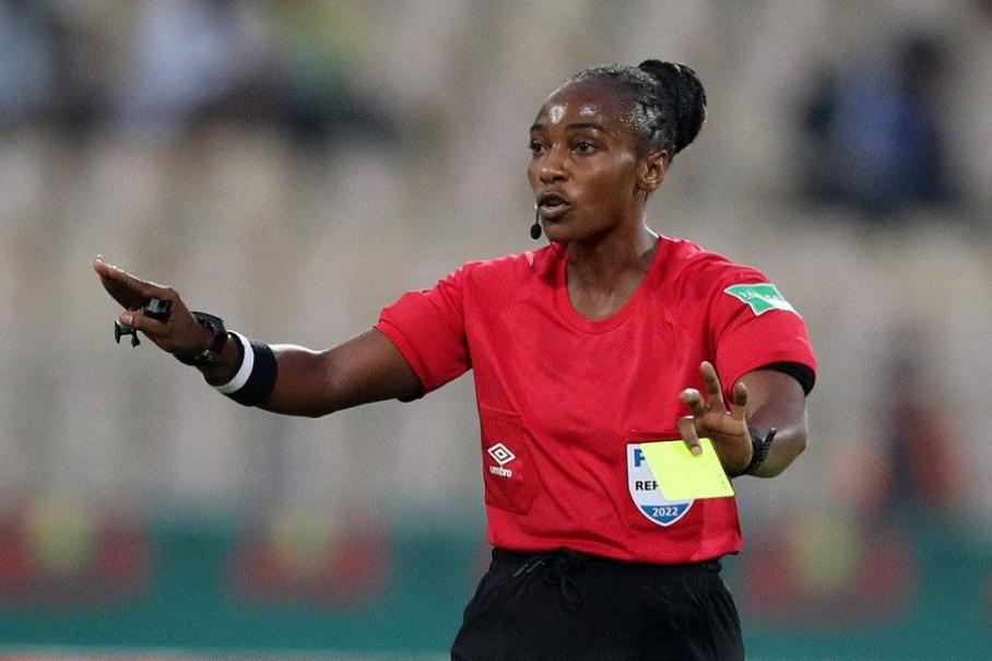 Umunyarwandakazi Salima Mukansanga nawe azaba ari mu bagore bazasifura bari mu kibuag hagati