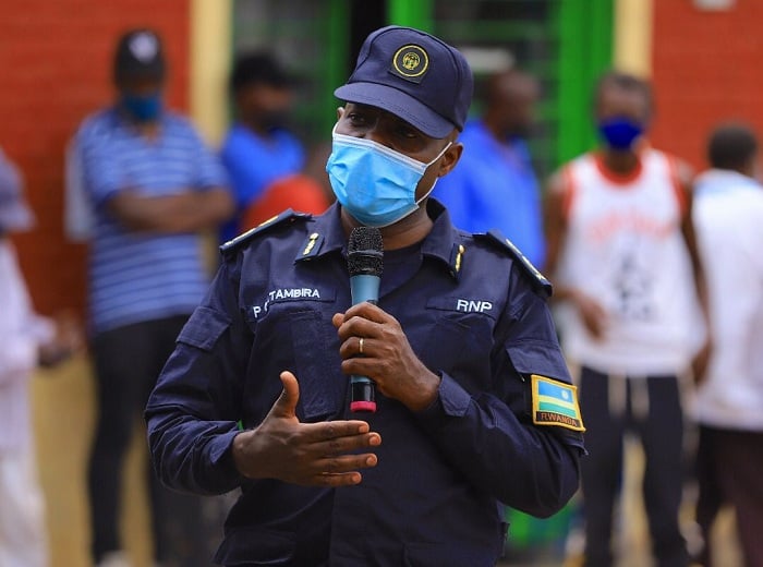 ACP Gatambira asaba abaturage kujya bihutira kumenyesha Polisi igihe cyose bananiwe kuzimya umuriro