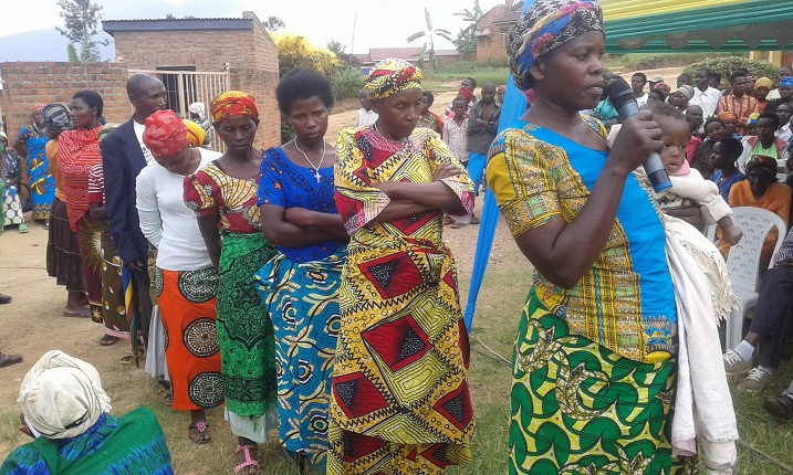 Umurongo w'ibibazo wagaragayeho abagore benshi
