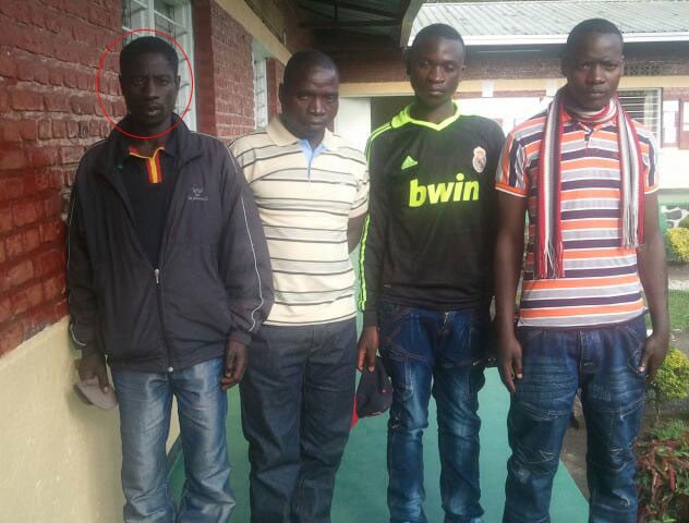 Umurwanyi ubanza ibumoso ni Uwihayimana Jean Damascene wahoze muri FDLR-RUD.