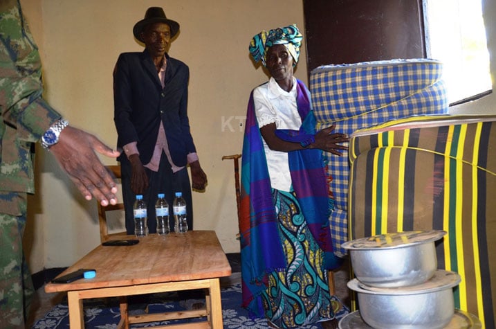 Bahawe inzu bahabwa n'ibikoresho byo mu nzu.