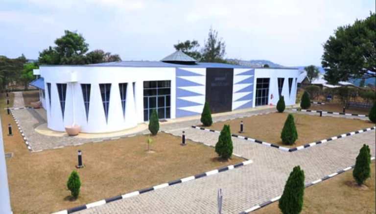 Umusezero w'i Mwima uruhukiyemo umwami Mutara III Rudahigwa n'umwamikazi Rosalie Gicanda ndetse n'umwami wa nyuma w'u Rwanda, Kigeli V Ndahindurwa