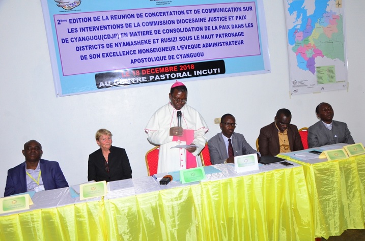 Umushumba wa Diocese ya Gikongoro na Cyangugu Musenyeri hakizimana Celestin avuga ko bakwiye kwitwa izina bashaka bumva ritabateye ipfunywe