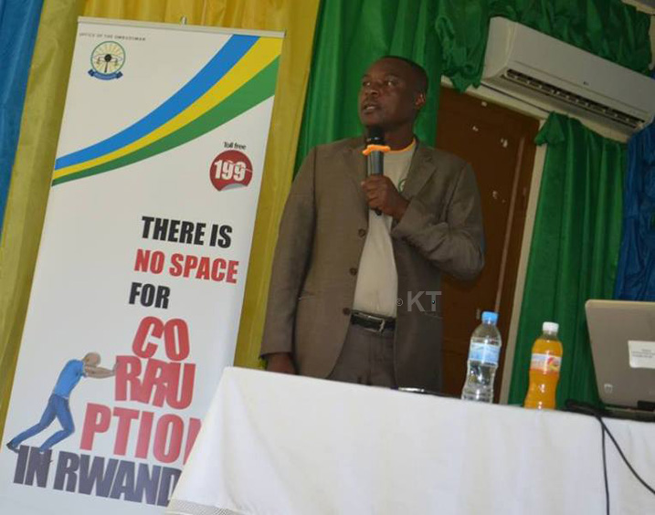 Umuvunyi mukuru wungirije ushinzwe kurwanya ruswa n'ibindi byaha bisa nayo Musangabatware Clement yibukije ko kurwanya ruswa ari uruhare rwa buri wese
