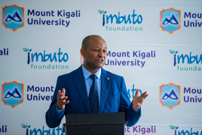 Umuyobozi wungirije wa Mount Kigali University, Dr. Martin Kimemia, avuga ko bahisemo gukorana na Imbuto Foundation kubera ko uwo muryango ugaragaza ubunyangamugayo mu bikorwa byawo