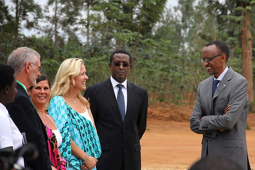 Umukuru w'igihugu yashimiye abashinze iri shuri uburyo bateye inkunga uburezi bw'u Rwanda.
