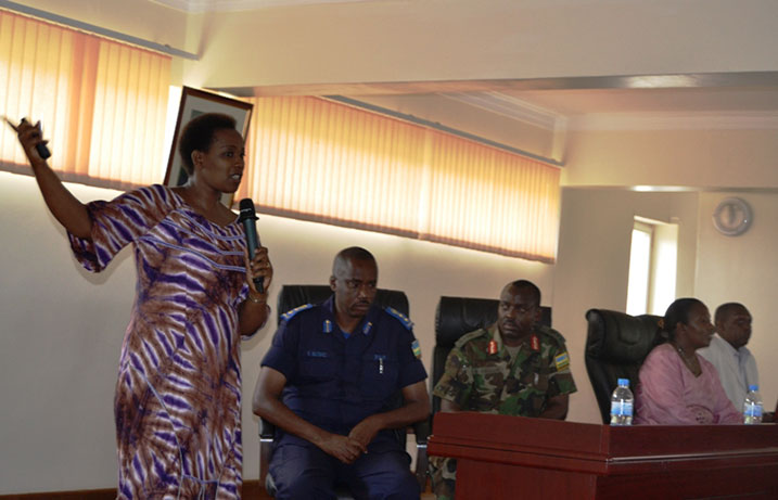 Mutamba avuga ko nta gikozwe abanyarwanda batazabona aho batura mu myaka iri imbere.