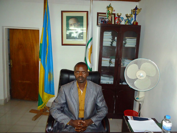 Umuyobozi w'akarere ka Rutsiro arashinja EWSA kutubahiriza amasezerano,