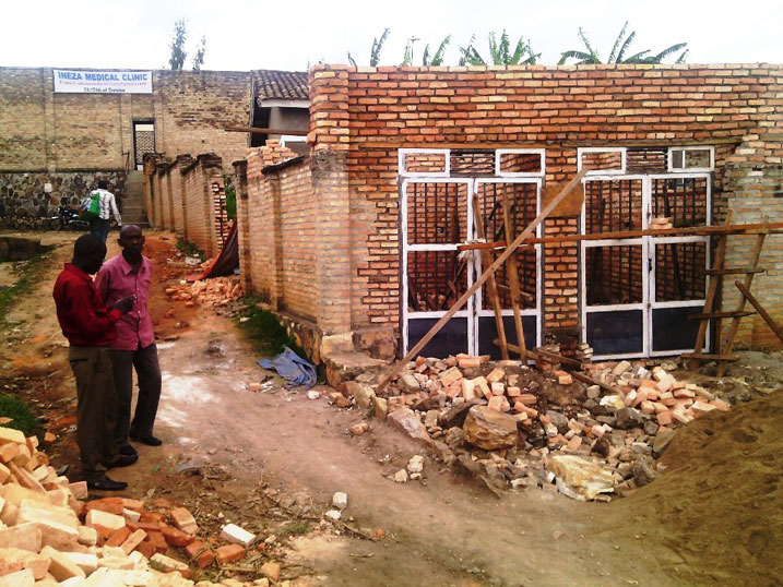 Umuyobozi w'akarere avuga ko Ndamajye yasenyewe kubera kwanga gushyigikira amafuti yari yakozwe.