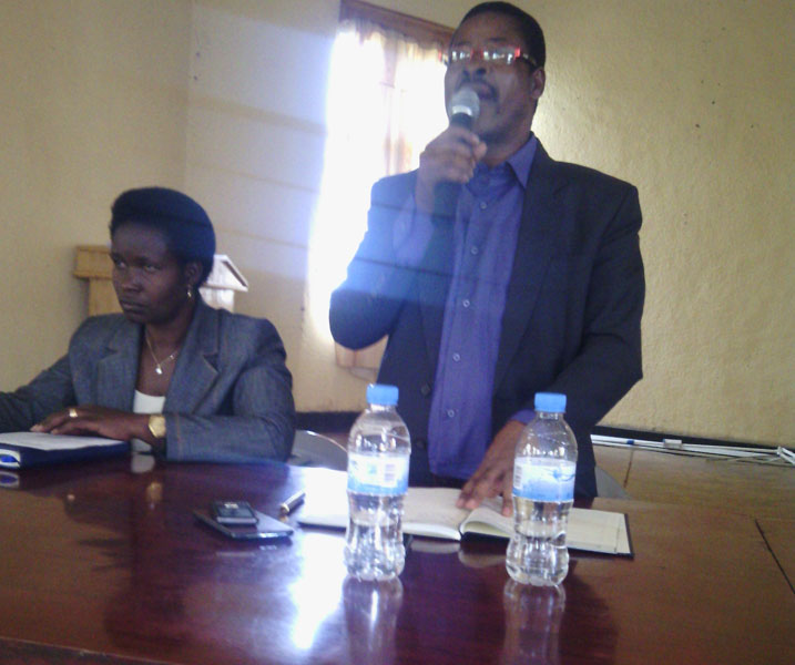 Umuyobozi w'akarere by'agateganyo, Bahizi Charles, yabasabye gukorana umurava.