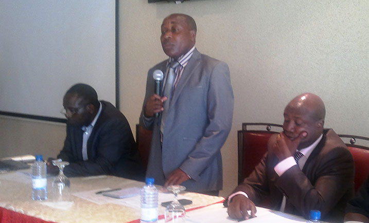 Sembagare yasabye mugenzi uyobora Akarere ka Kisoro ko bafatanya bakarwanya icuruzwa ry'abantu.