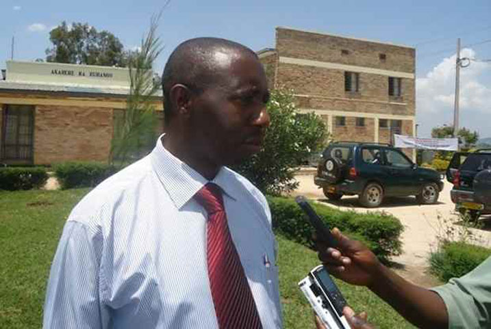 Mbabazi avuga ko habayeho kudohoka k'ubuyobozi akagasaba ko bwakwisubiraho.