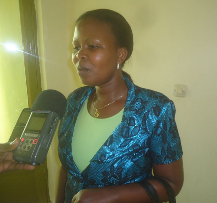 Kankindi asaba abaturage kwirinda gufata ibyangombwa by