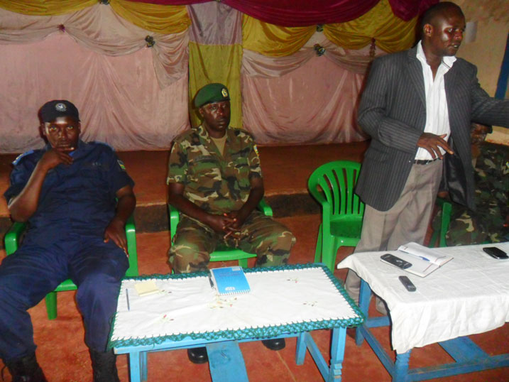 Umuyobozi w'akarere yahaye abayobozi banyereje amafaranga ya MUSA amasaha 24 ngo babe bayagaruye bitaba ibyo bagakurikiranwa.
