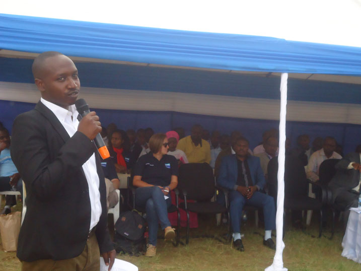Umuyobozi wa Delagua ku rwego rw'igihugu asaba abaturage gufata ibikoresho bahawe neza kandi bakabikoresha bakajya banywa amazi.