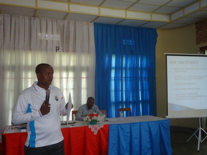 Kayumba yasabye urubyiruko gusigasira ineza FPR-Inkotanyi yifuriza u Rwanda n'abanyarwanda.