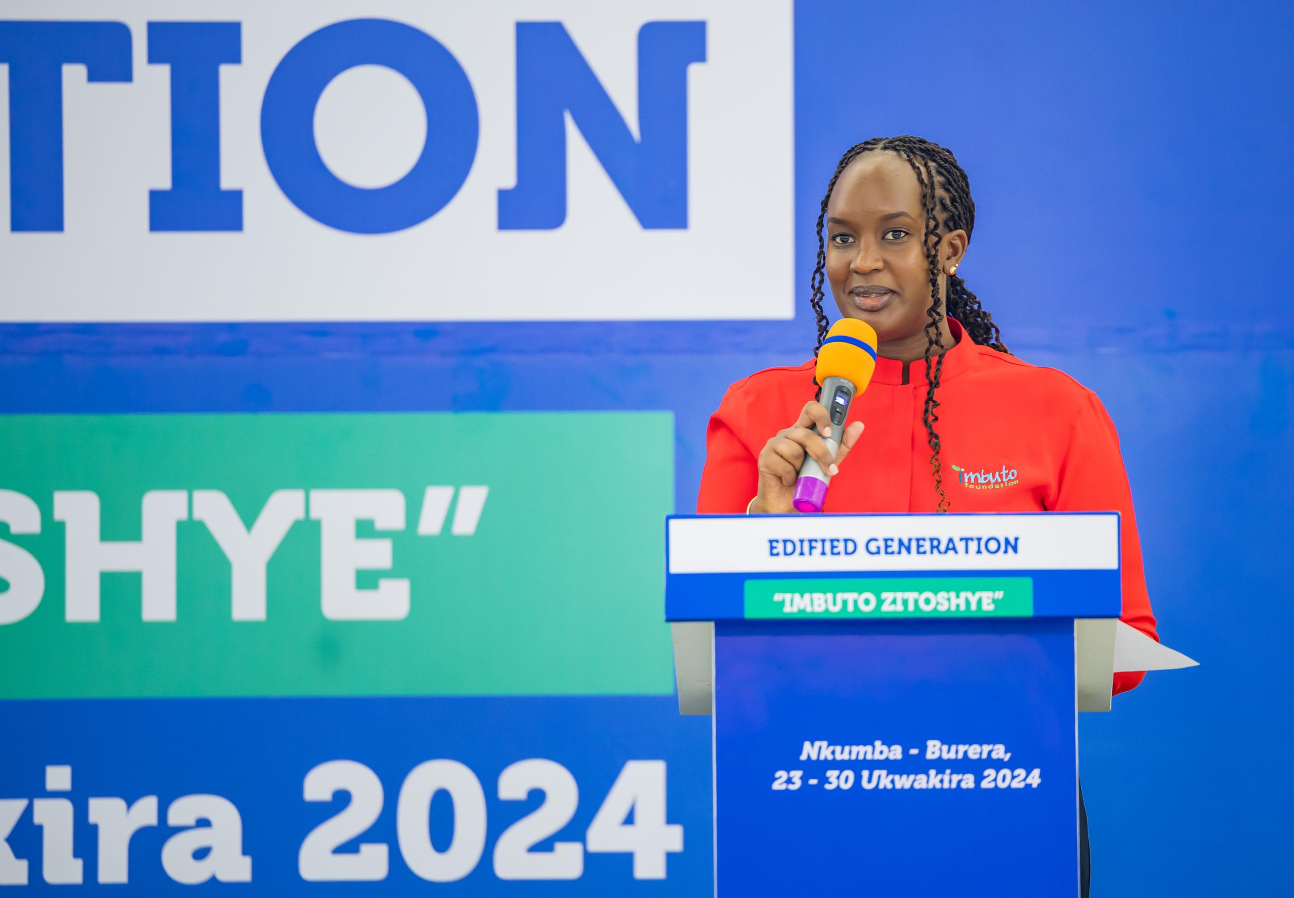 Umuyobozi Mukuru w'Umuryango Imbuto Foundation, Elodie Shami, yababwiye ko ari ngombwa ko bahabwa ubundi bumenyi bwiyongera kubwo bamaze igihe bavoma mu ishuri