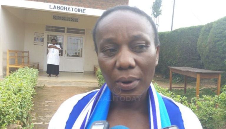 Umuyobozi w'Akarere ka Rutsiro, Ayinkamiye Emerance avuga ko agiye gukurikiran iby'icyo kibazo 