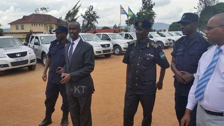 Umuyobozi w'Akarere ka Gasabo n'abakuriye Community Policing basobanura imikoranire ya Polisi n'abaturage