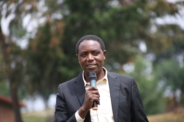 Umuyobozi w'Akarere ka Gicumbi yasabye abarerewe muri SOS CV Byumba gutanga umusanzu wabo mu guteza igihugu imbere.