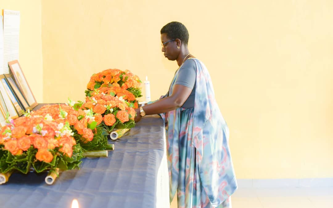 Umuyobozi w'Akarere ka Muhanga Kayitare Jacqueline avuga ko abarokotse bafite ubutwari ntagereranwa bwo kwiyubaka no kubaka Igihugu
