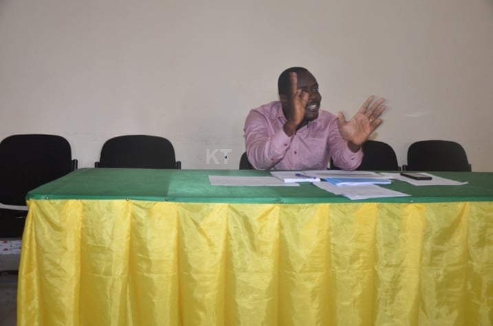 Umuyobozi w'akarere ka Rusizi Harerimana Frederic avuga ko abayobozi aribo bazabazwa igihombo cy'ibigo by'imari biri mu mirenge bayobora.
