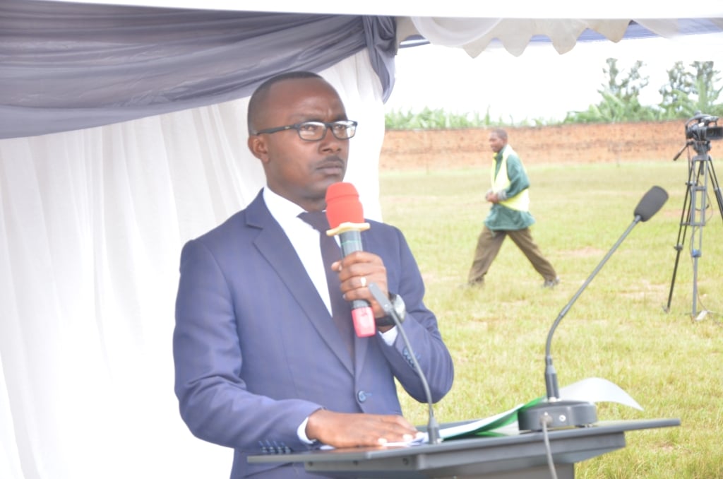 Umuyobozi w'Akarere ka Rusizi, Kayumba Ephrem, asaba abaturage kugaragaza amateka yose ataramenyekana kugira ngo abungabungwe