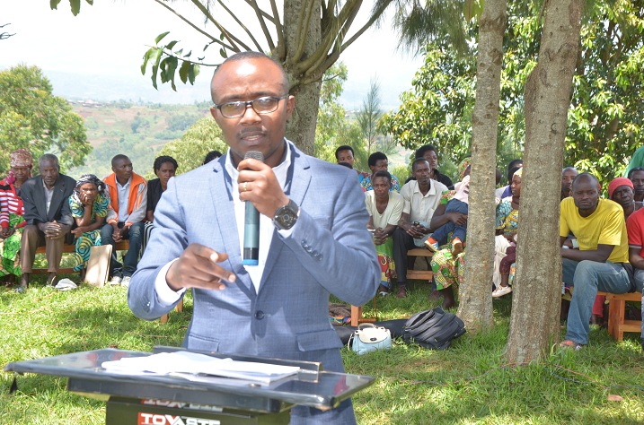 Umuyobozi w'akarere ka Rusizi Kayumba Ephrem avuga ko bari gukora ubuvugizi muri REG