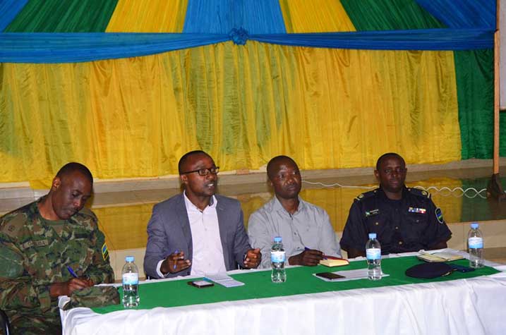 Umuyobozi w'akarere ka Rusizi yihanangiriza bamwe muri ba gitifu batanga raporo zitari ukuri