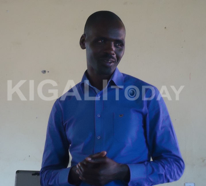 Umuyobozi w'akarere nawe yemera ko isuku ikigaragara ariko ngo bagiye gufata ingamba ku buryo komite zishinzwe isuku zigiye gushyirwamo imbaraga.