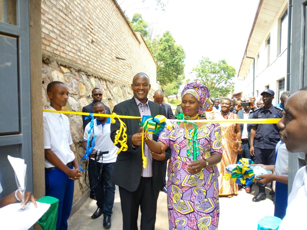Amacumbi y'aba banyeshuri atahwa ku mugaragaro