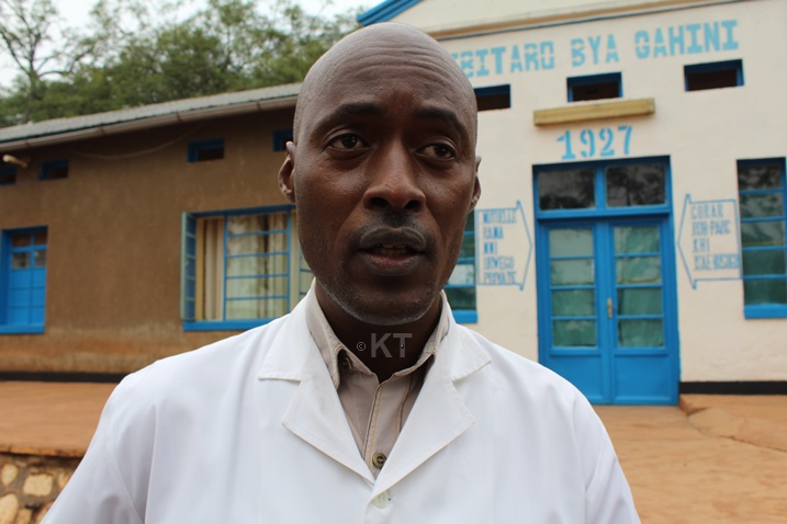 Umuyobozi w'ibitaro bya Gahini avuga ko mu baganga ba byo bahuguwe muri 2014 hari hasigaye umuganga umwe abandi bose baragiye.