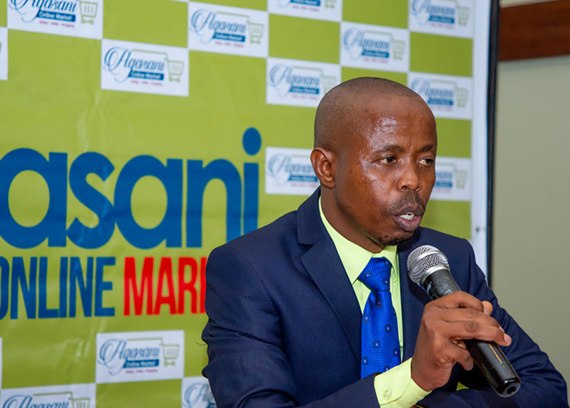 Umuyobozi wa Agasani Online Market, Nsengiyumva Jean de la Paix, avuga ko bazanye agashya ku masoko yo kuri interineti