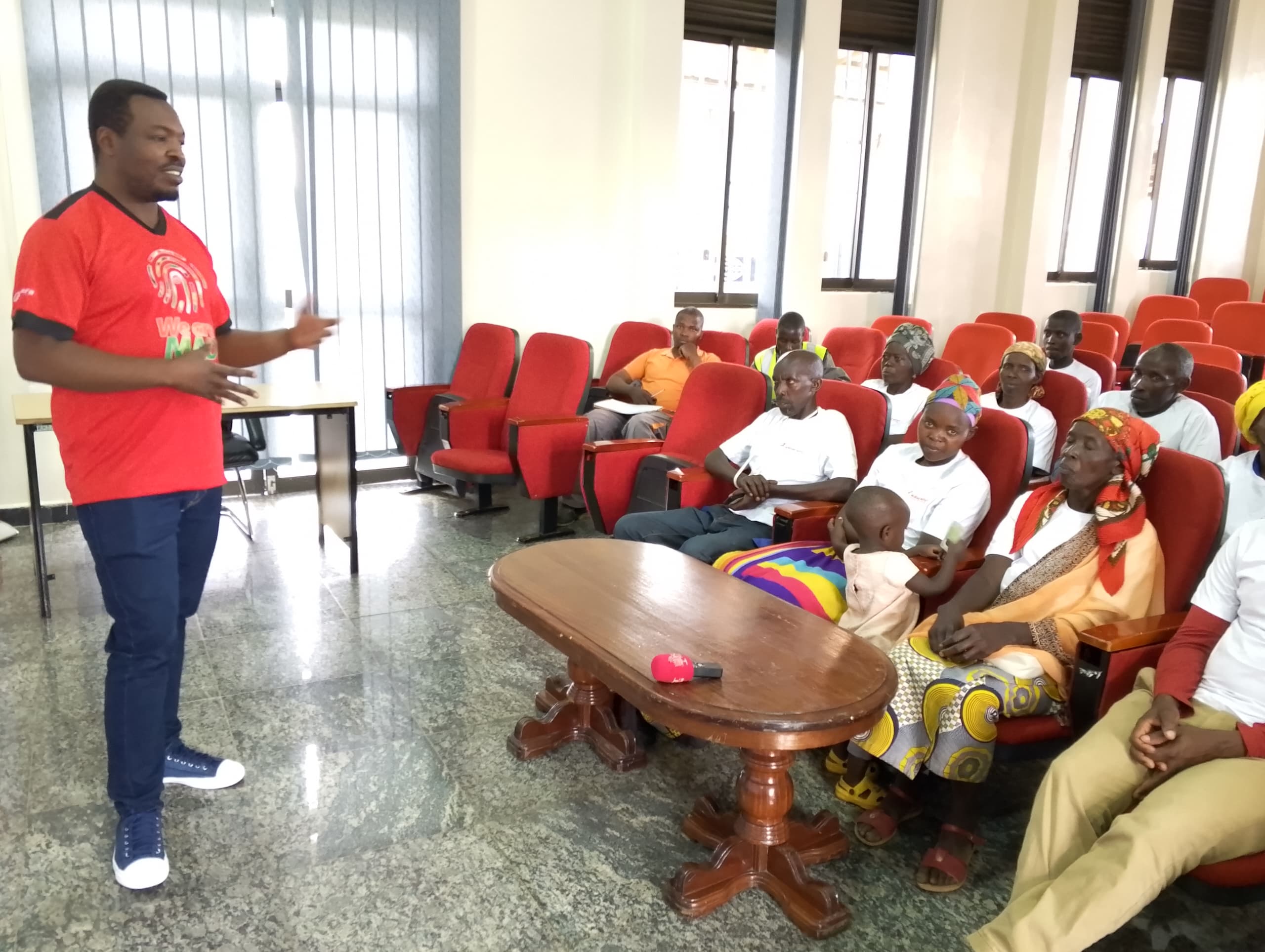 Umuyobozi wa ASHARAMI Rwanda Nshimiyimana Didas avuga ko abahawe imirasire bazajya bafashwa n'igihe yaba yagize ikibazo