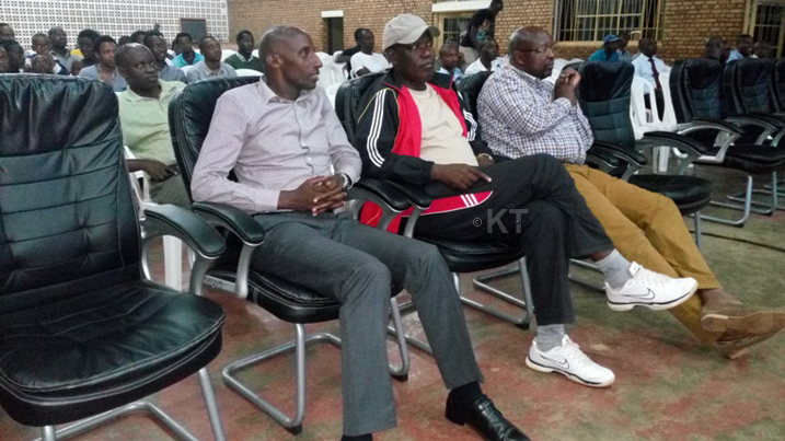 Umuyobozi wa IPRC South Meya w'Akarere ka Huye n'uhagarariye abikorera mu Karere ka Huye bitabiriye igitaramo