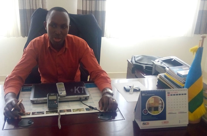 Umuyobozi wa Musanze Polytechnic, nubwo avuga ko REB na BRD bamwijeje ko abana bazabona amafaranga mu ngengo y'imari y'uyu mwaka ntiyemeranya n'izi nzego kuko bavuga ko yakoze ibinyuranyije n'amategeko.
