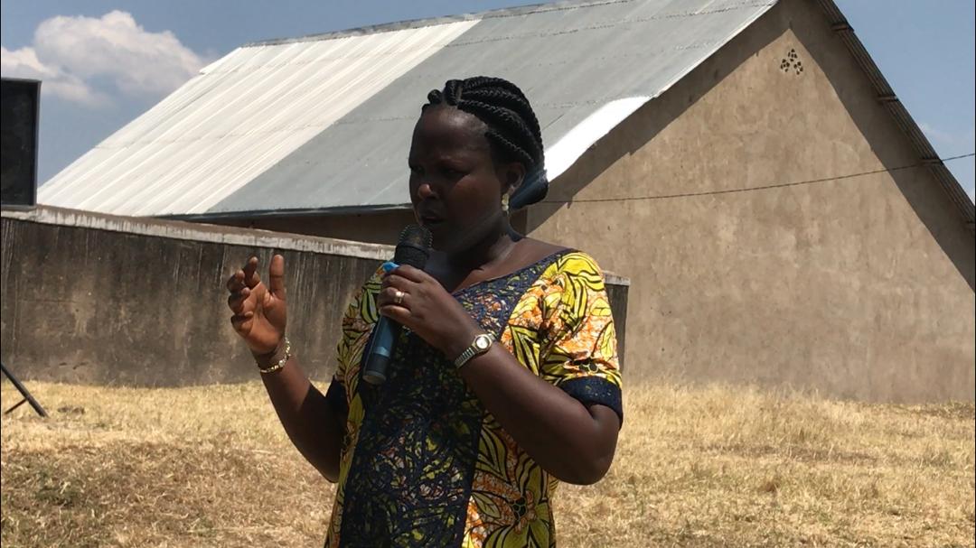 Umuyobozi wungirije w'Akarere ka Ruhango Mukangenzi Alphonsine avuga ko inka bahawe zizitabwaho