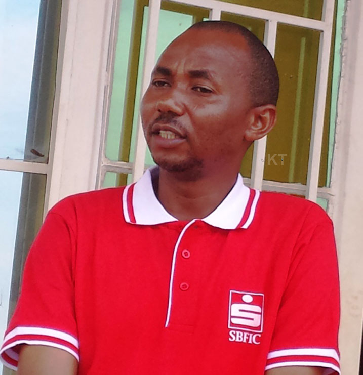 Umuyobozi wungirije w'ishyirahamwe ry'ibigo by'imari iciriritse