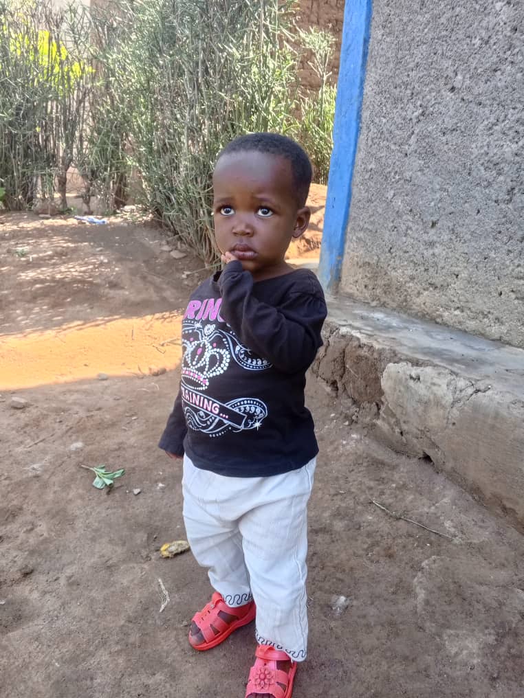 Ukwezi kugiye gushira umwana watoraguwe atarabona ababyeyi be